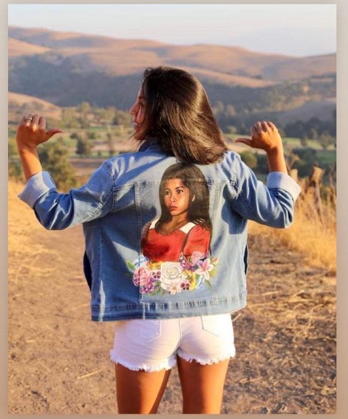 Custom Painted Denim Jacket for Mom – Personalized Mother’s Day Gift – Hand-Painted Portrait Jacket – One-of-a-Kind Fashion